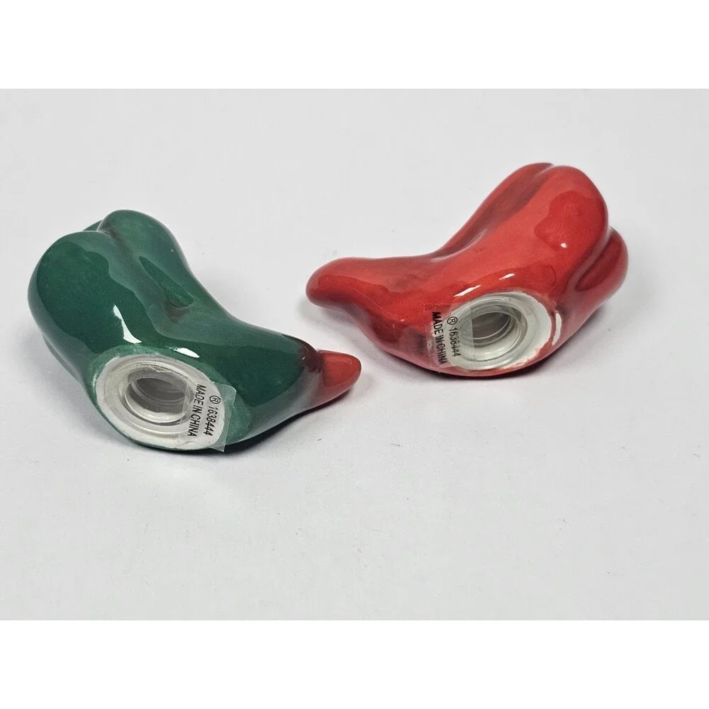 Red and Green Peppers Salt and Pepper Mini Shakers